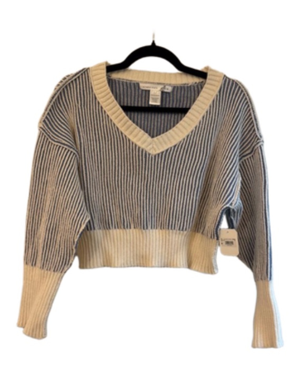 Cropped V-Neck Altar’d State Chenille Sweater in Cream and Blue - Picture 2 of 3